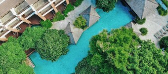 Woodlands Hotel & Resort