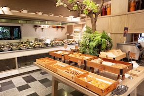 Daily buffet breakfast for a fee