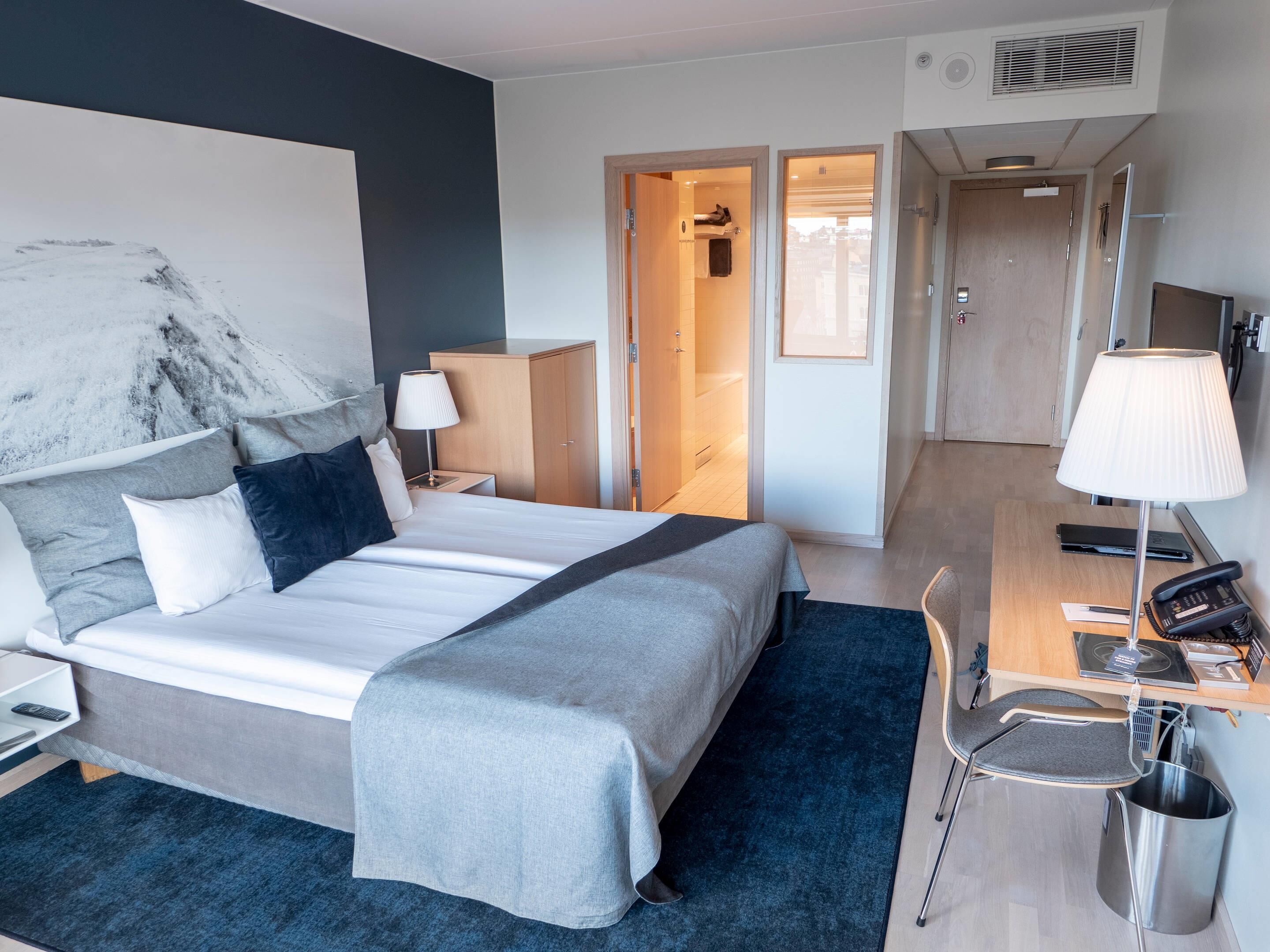 Superior Room, 1 Double Bed, Non Smoking | Hypo-allergenic bedding, down comforters, minibar, in-room safe