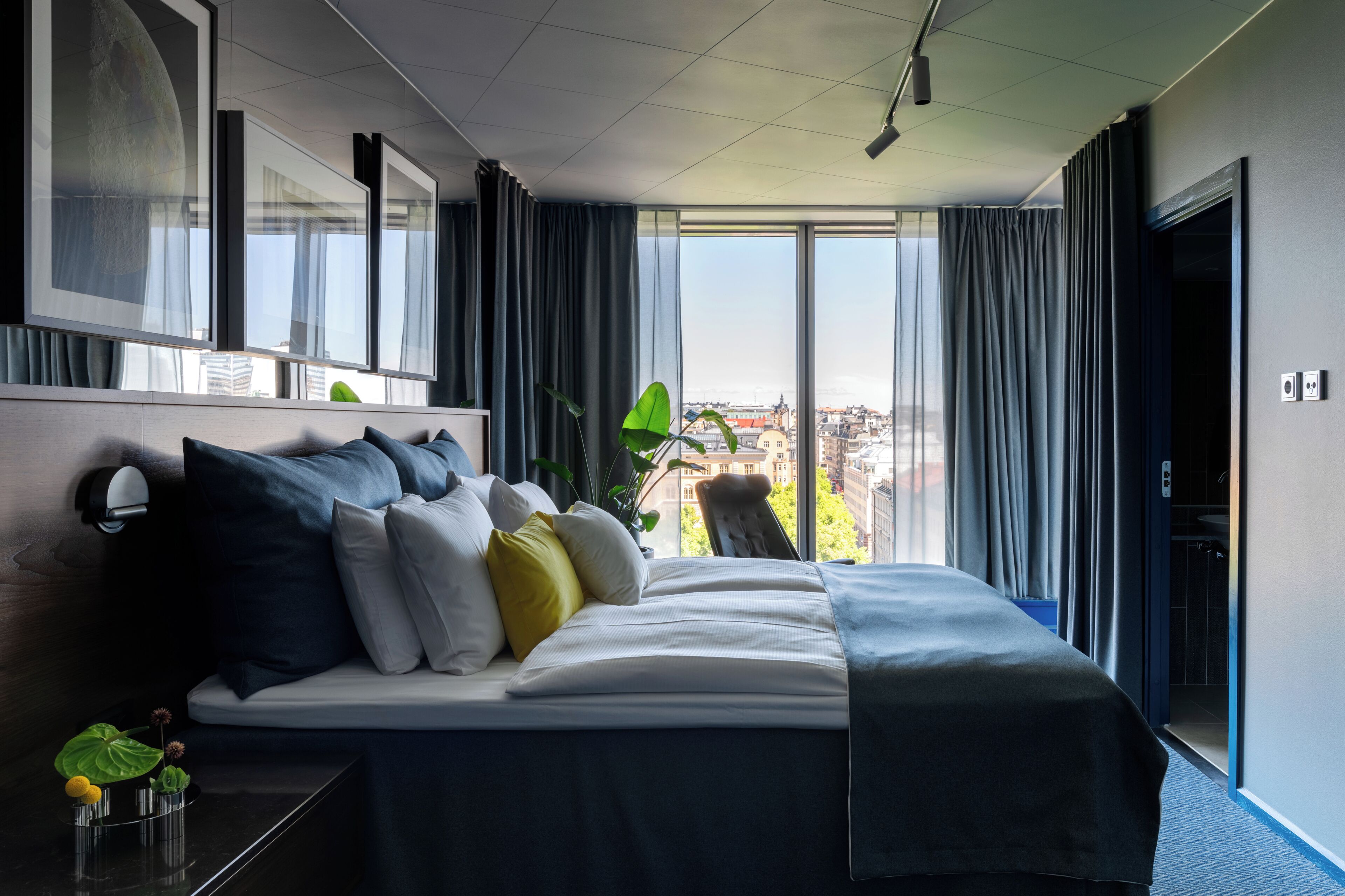 Stratum Suites by Bernadotte & Kylberg | Allergitestade sängkläder, duntäcken och minibar
