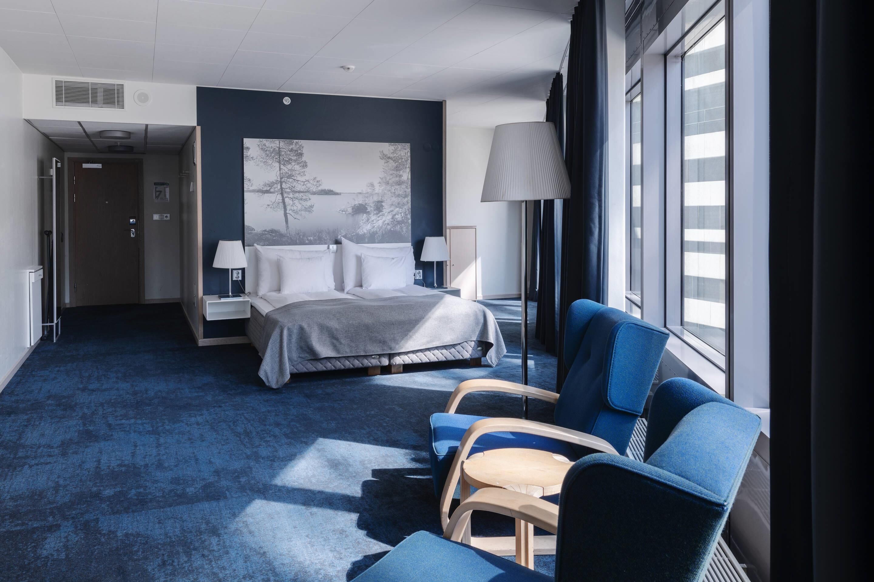 Family Room, Non Smoking | Hypo-allergenic bedding, down comforters, minibar, in-room safe