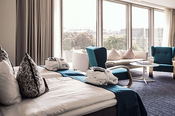 Phòng Deluxe, không hút thuốc | Bộ đồ giường kháng dị ứng, chăn bông, minibar, két bảo mật tại phòng