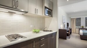 In-room safe, desk, iron/ironing board, free WiFi - Quest Alice Springs (The Gap)