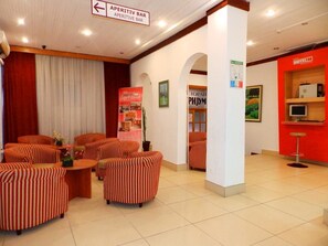 Lobby sitting area - HOTEL N (Belgrade)