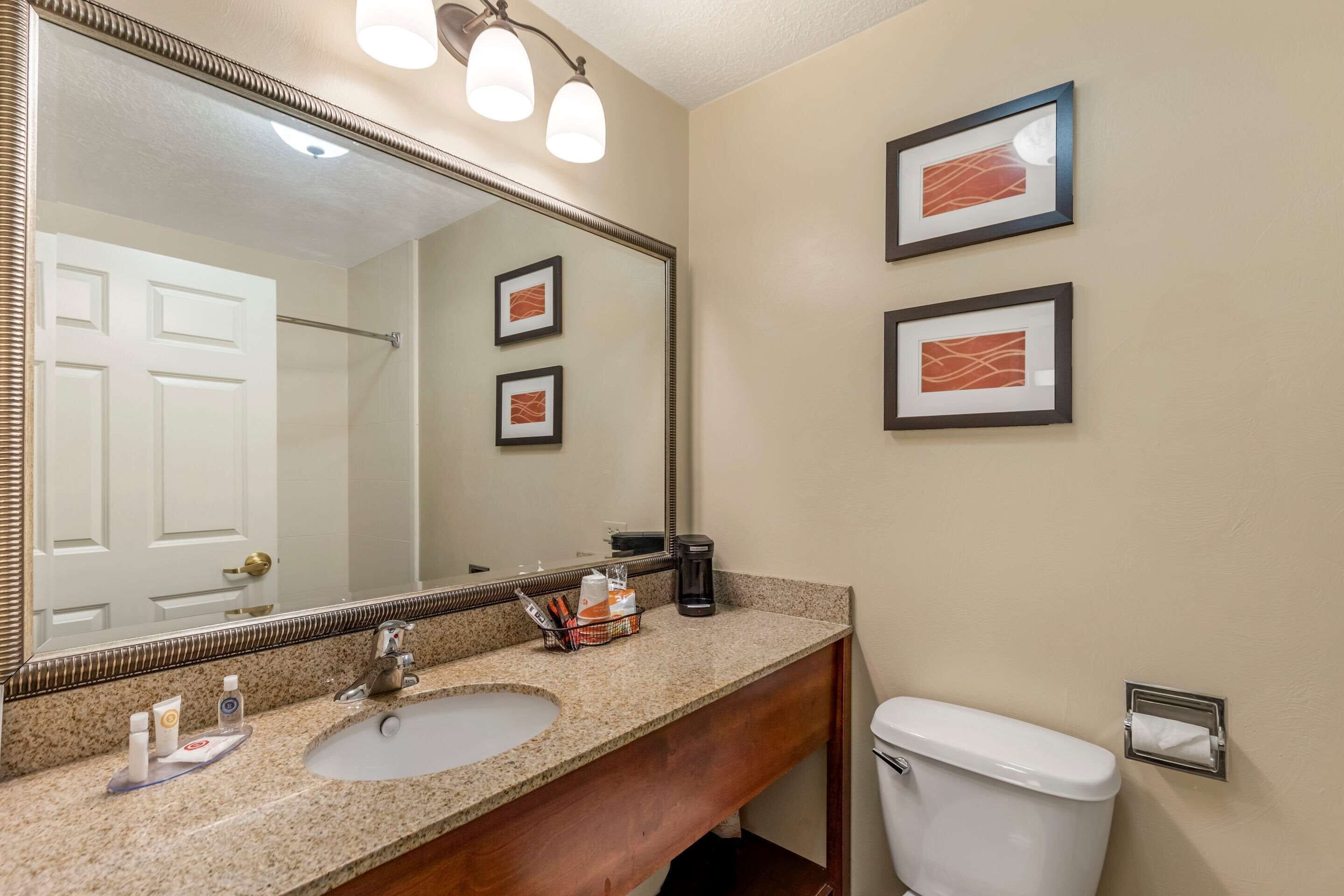 suite, 1 king bed with sofa bed, accessible, non smoking | bathroom | bathtub, hair dryer, towels