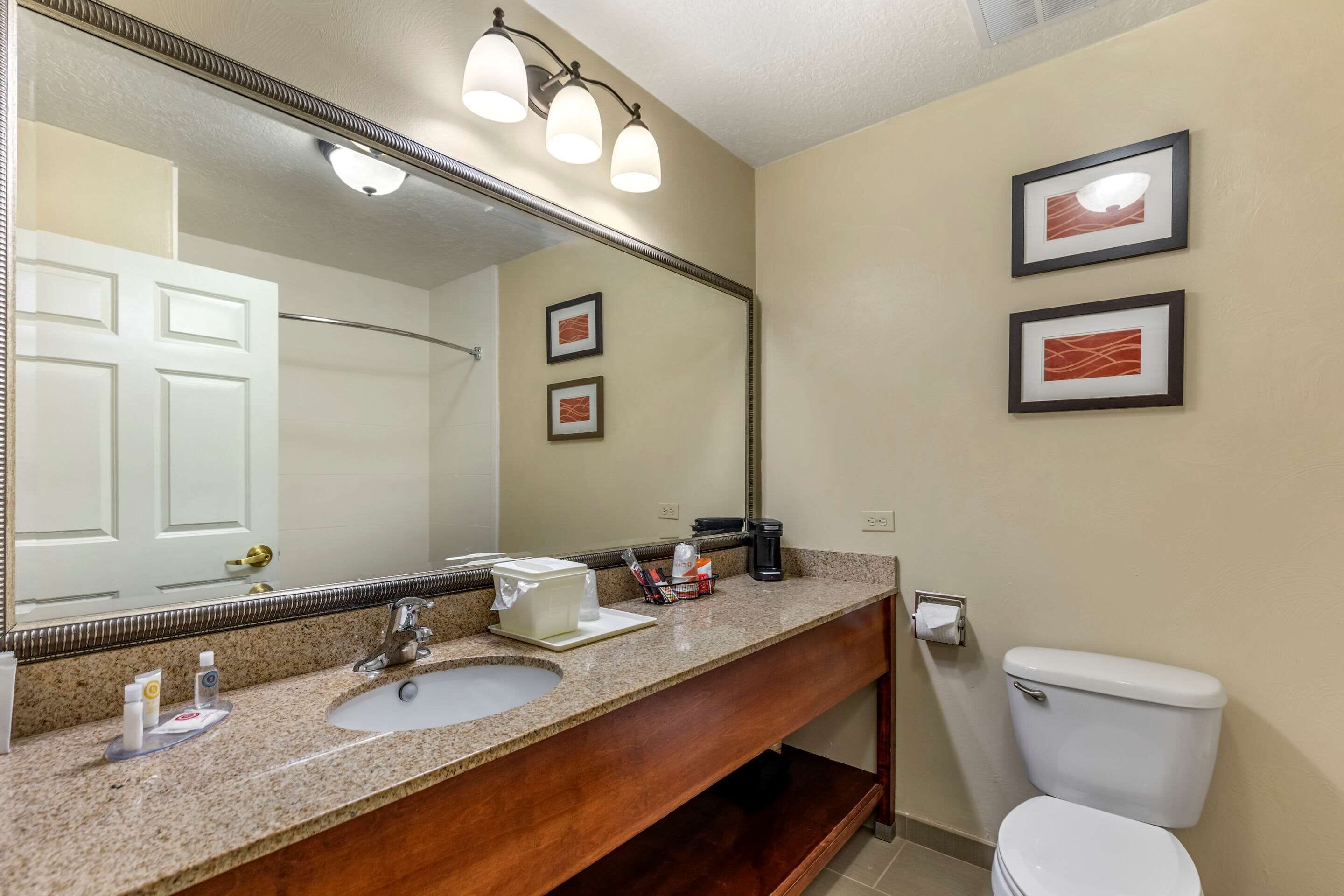 bathtub, hair dryer, towels