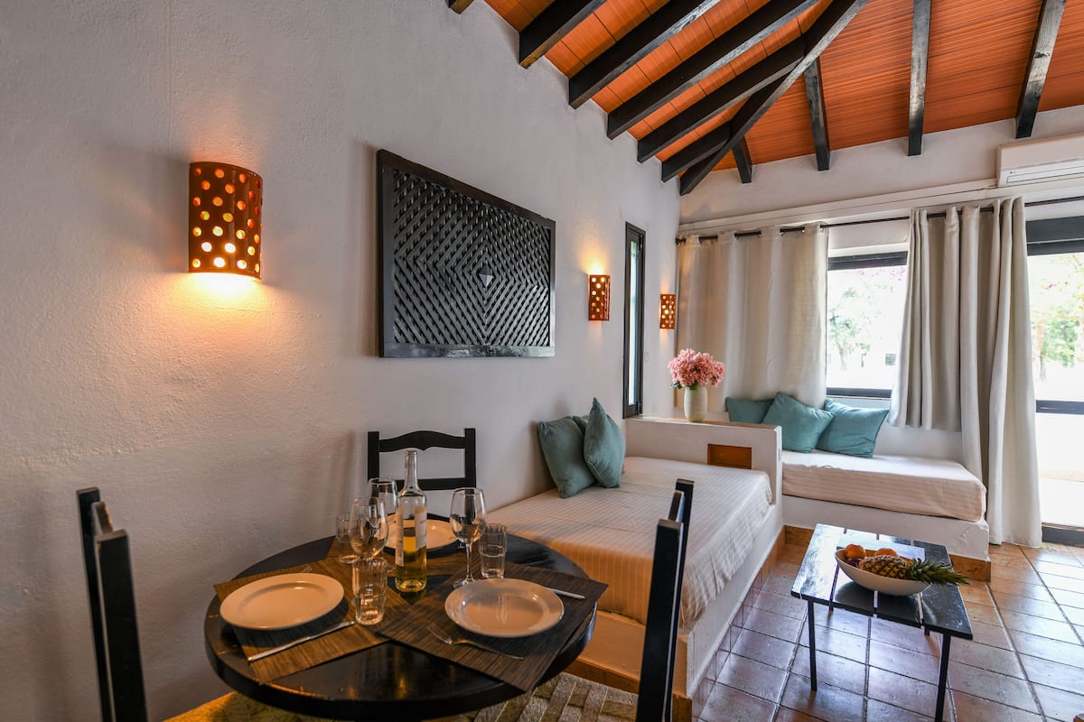 apartment, 1 bedroom | living area | tv