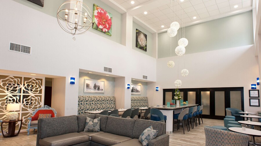 Hampton Inn & Suites McComb