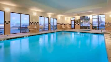 Indendørs pool