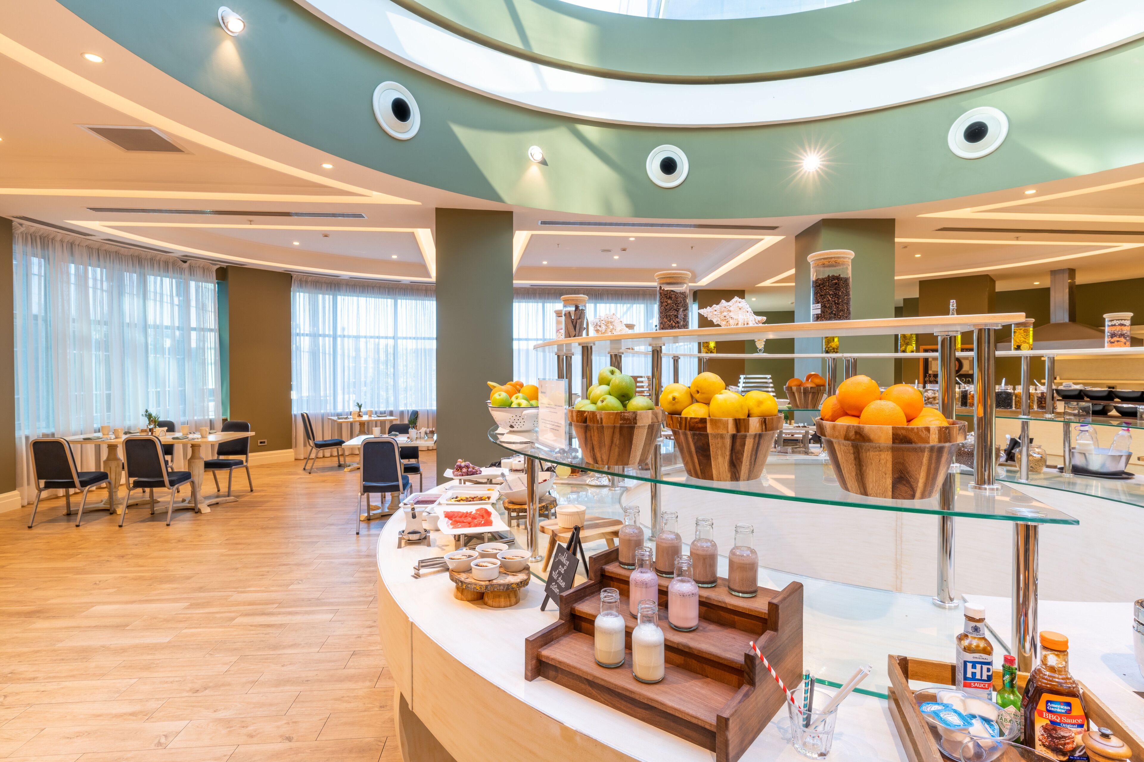 Daily buffet breakfast (AZN 28 per person)