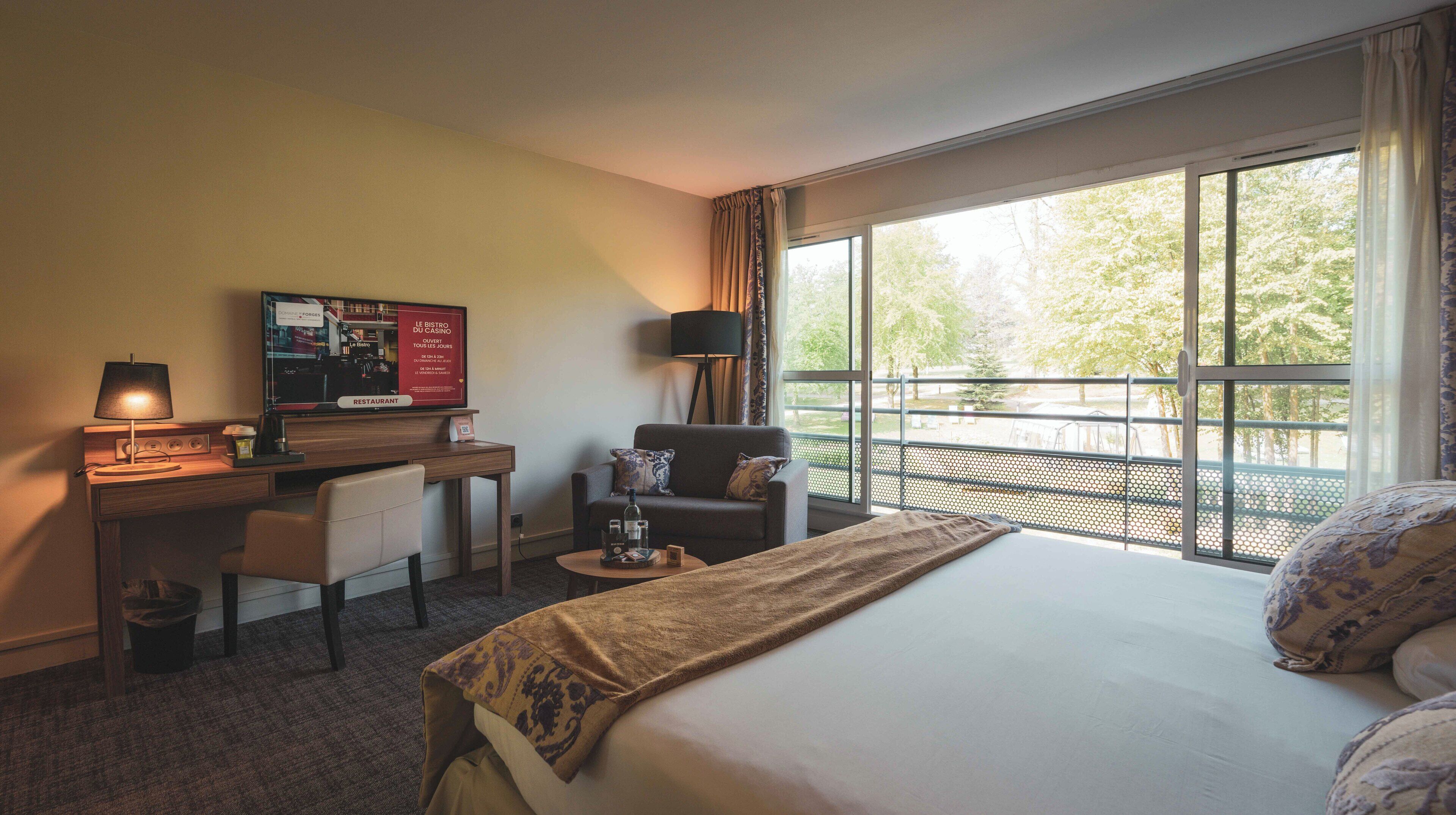 classic room | in-room safe, desk, free cots/infant beds, travel cot