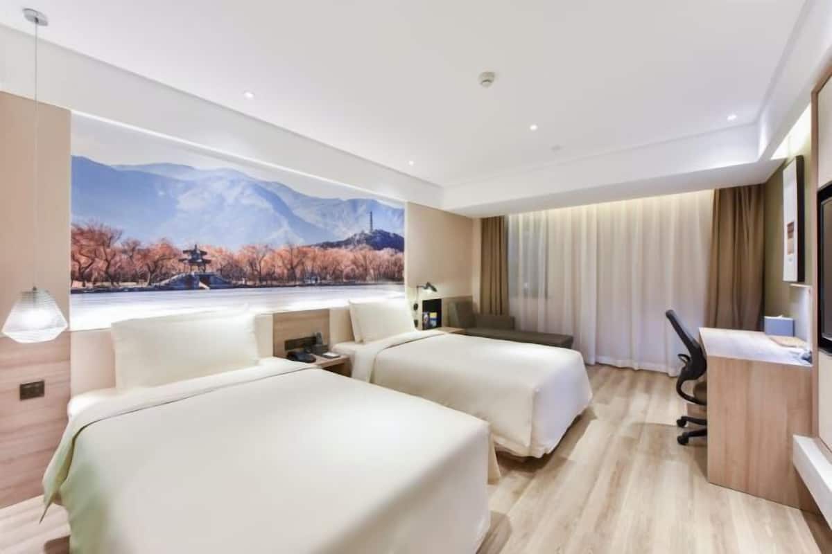 Free WiFi, bed sheets