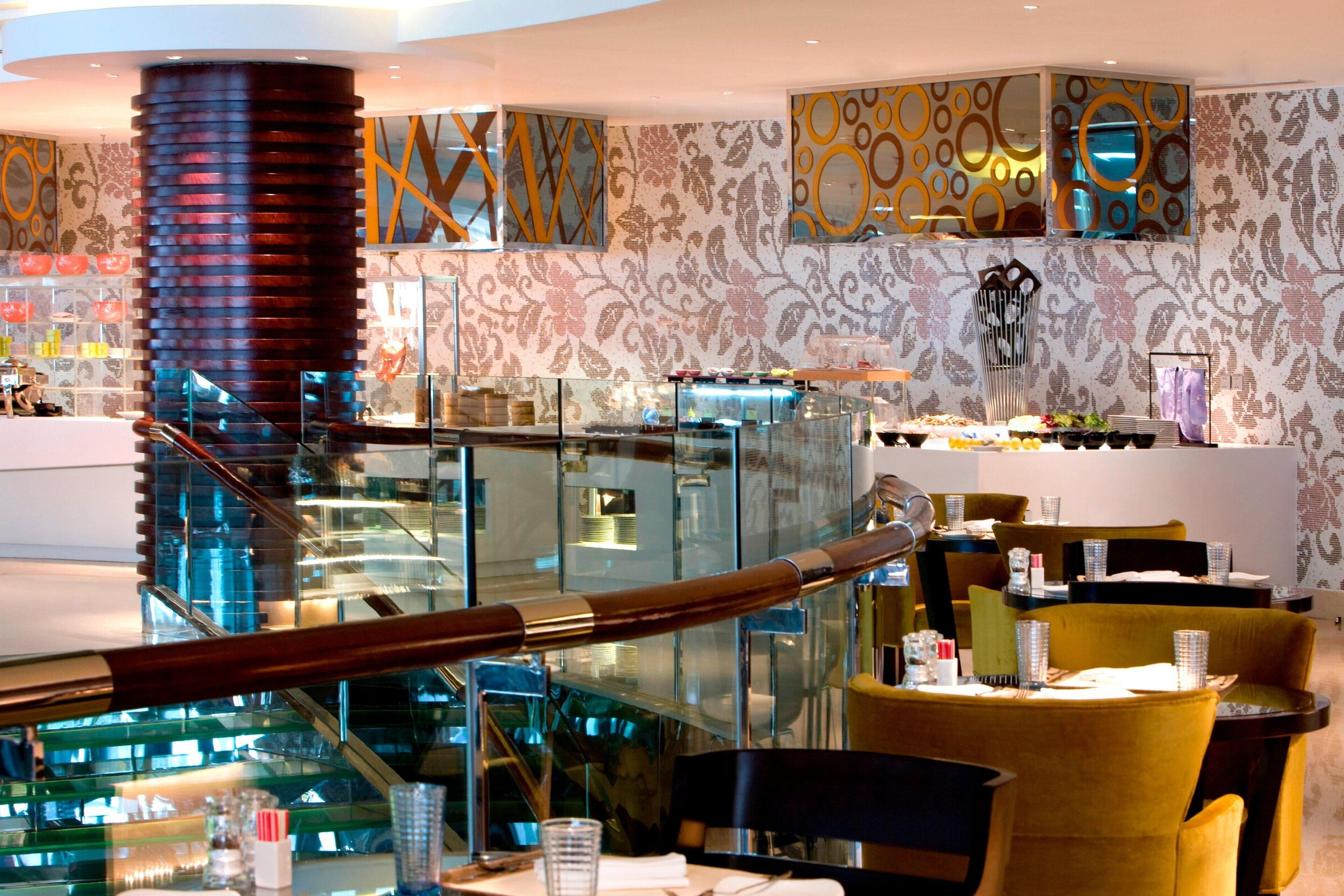 2 restaurants, breakfast served