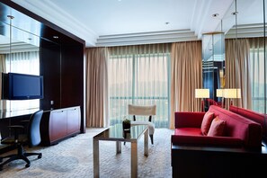 스위트, 킹사이즈침대 1개, 시내 전망 | 미니바, 객실 내 금고, 책상, 방음 설비