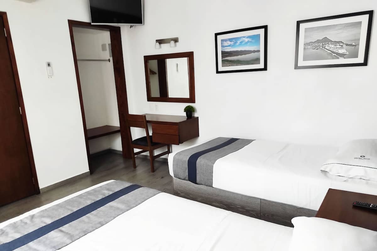 Executive Room, Ensuite | In-room safe, desk, free WiFi, bed sheets
