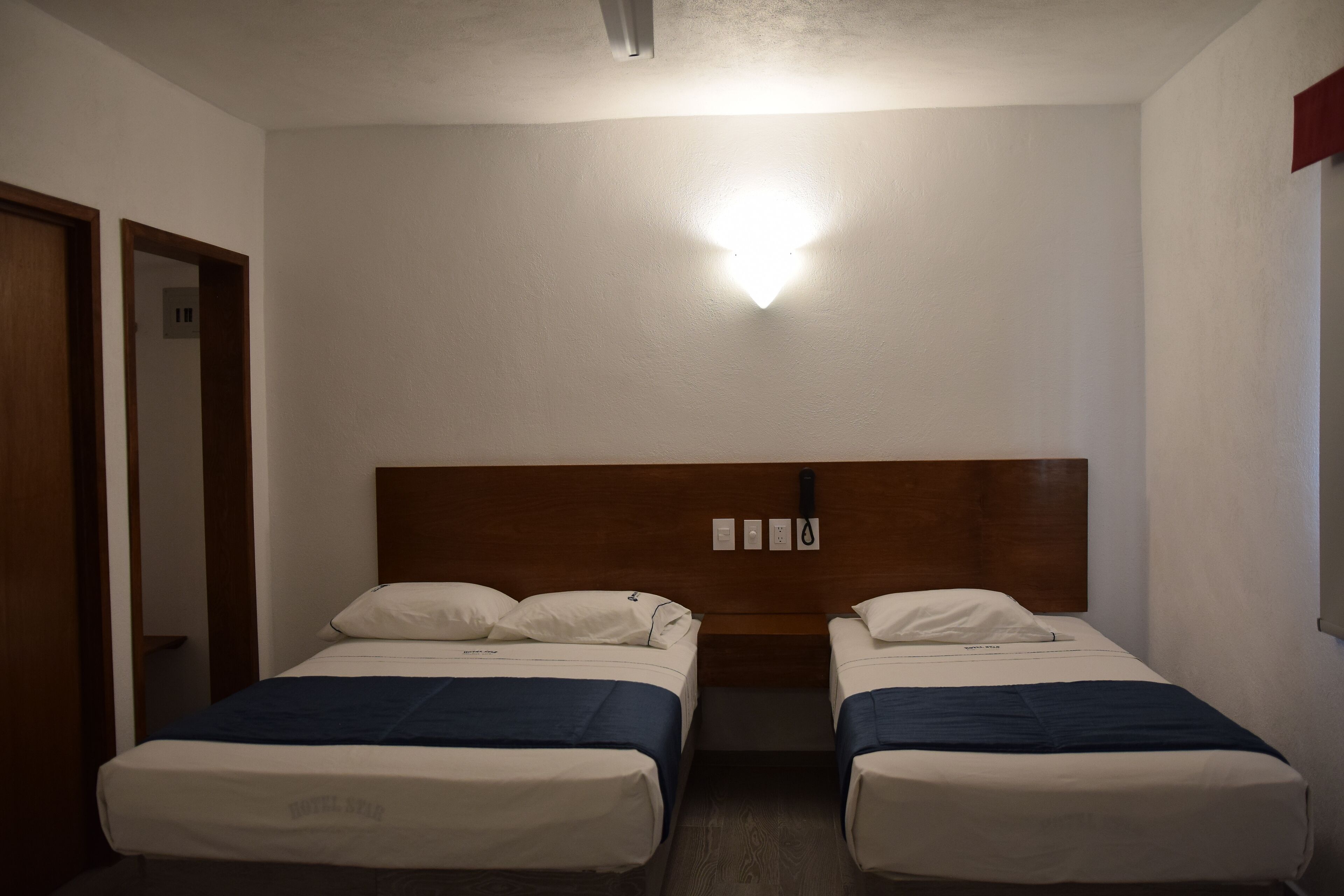 executive room, ensuite | in-room safe, desk, free wifi, bed sheets