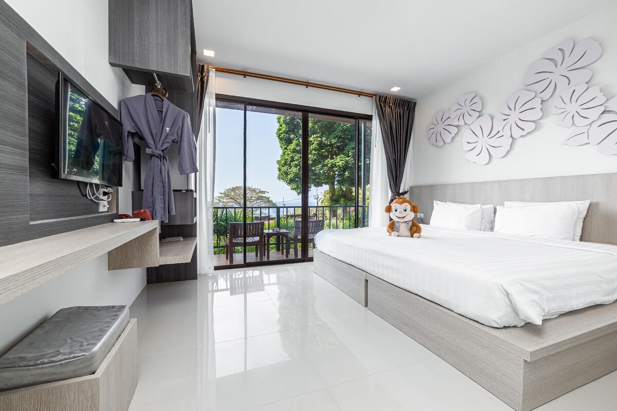 Grand Deluxe Villa Ocean View | 미니바, 객실 내 금고, 책상, 암막 커튼