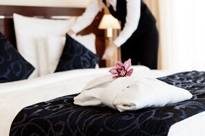 Habitación doble superior | Ropa de cama de alta calidad y minibar con artículos gratuitos