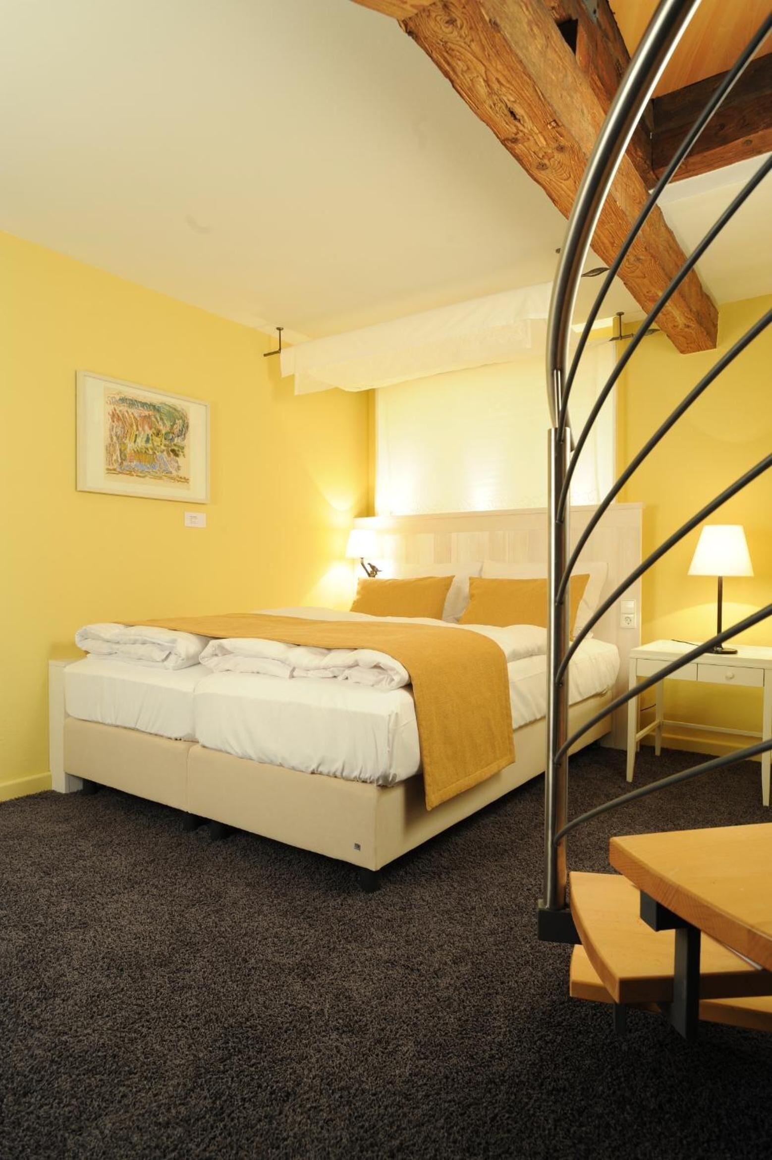 premium bedding, pillow-top beds, minibar, in-room safe