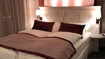 Hochwertige Bettwaren, Pillowtop-Betten, Minibar, Zimmersafe
