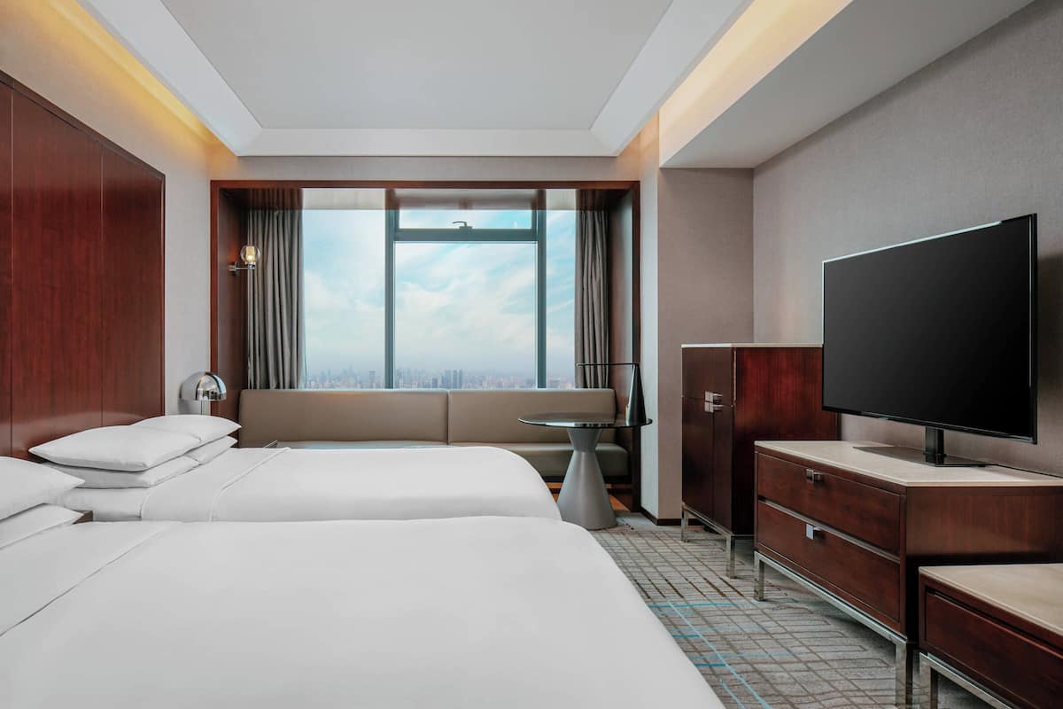 1 bedroom, in-room safe, desk, soundproofing