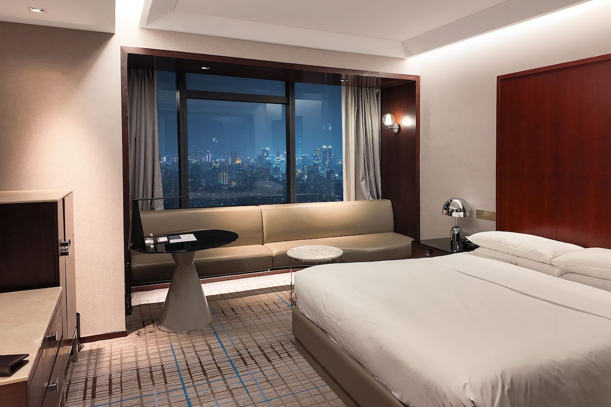 Chambre, 1 très grand lit (View)