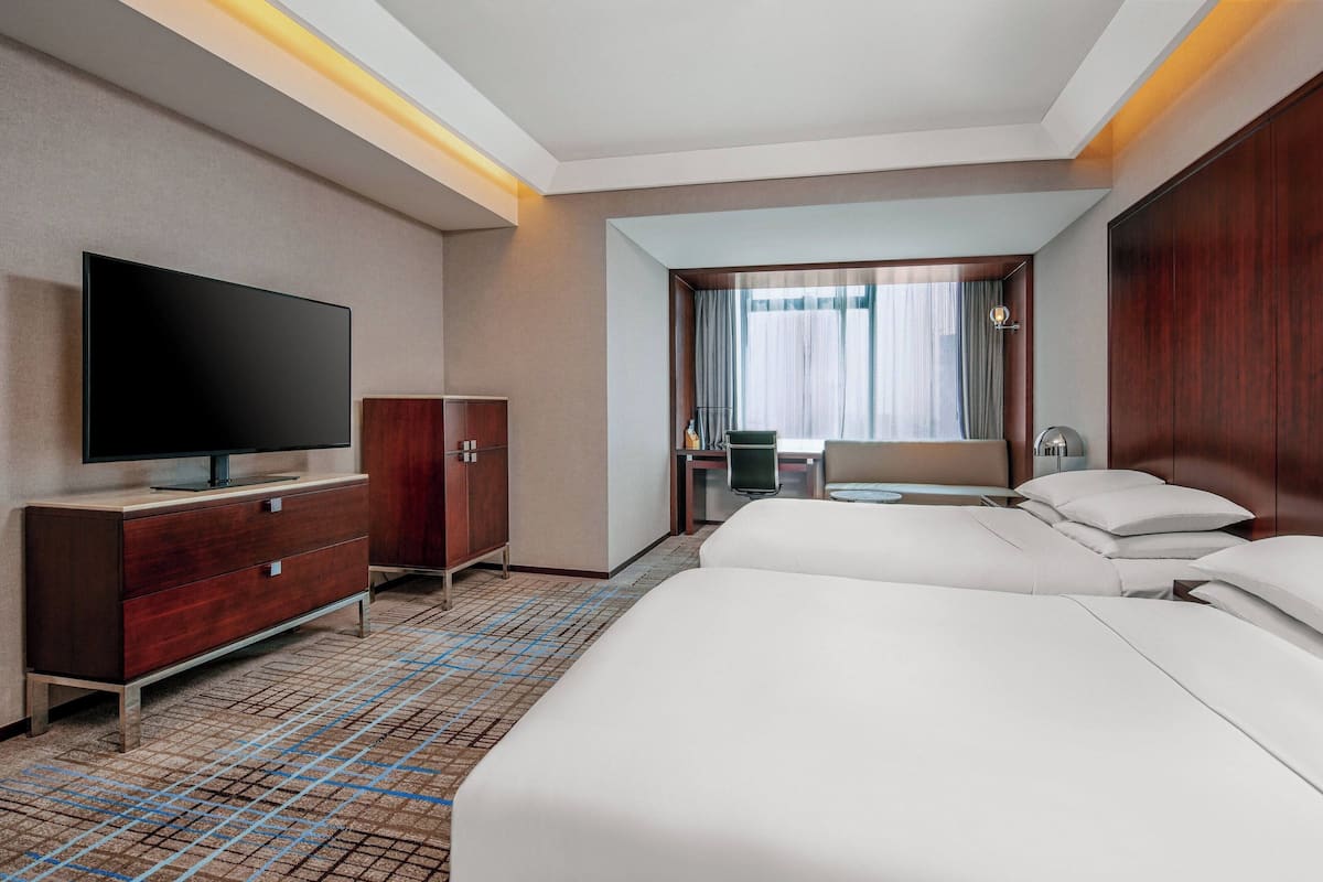 1 bedroom, in-room safe, desk, soundproofing