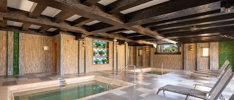 室內 SPA 浴池