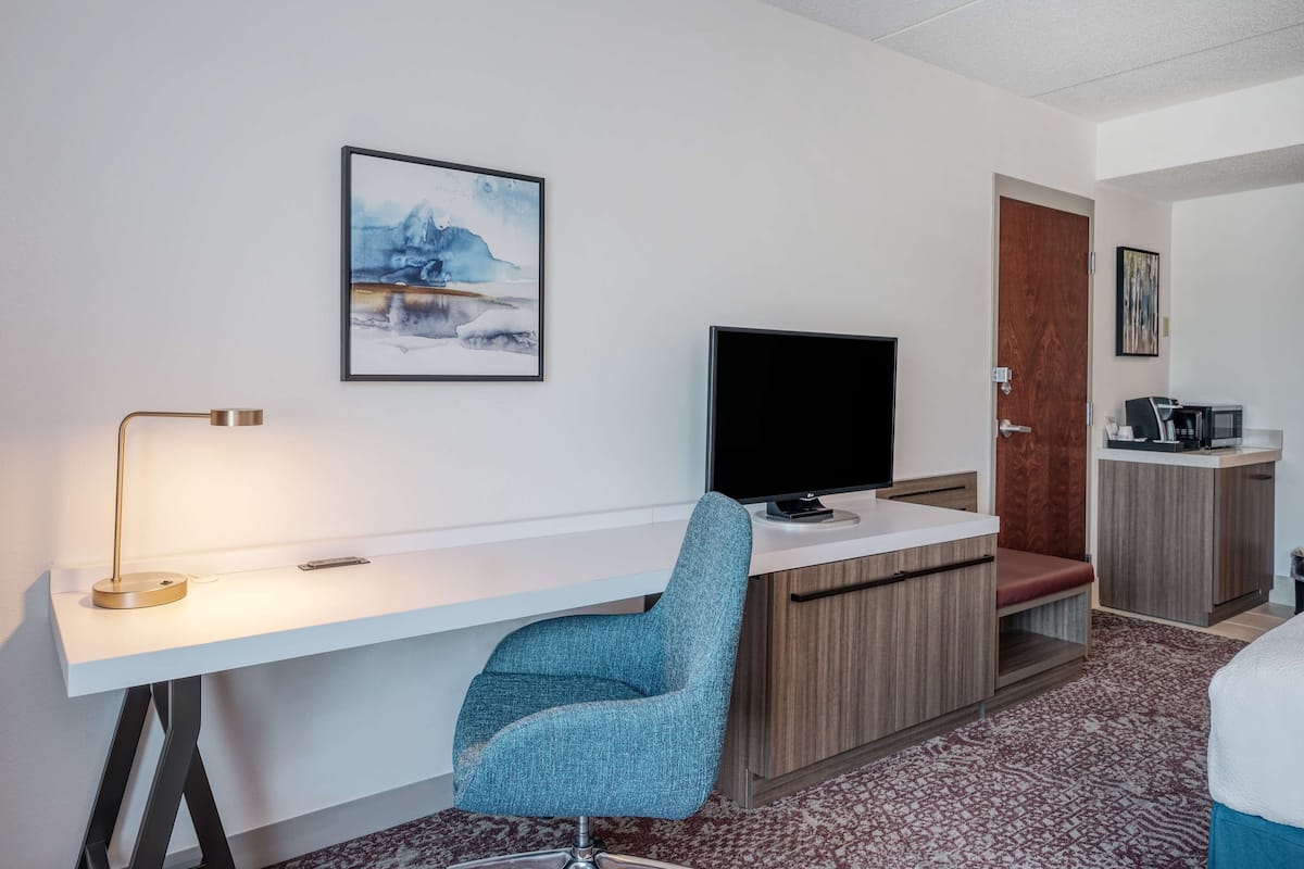 king evolution | in-room safe, iron/ironing board, free cots/infant beds, free wifi