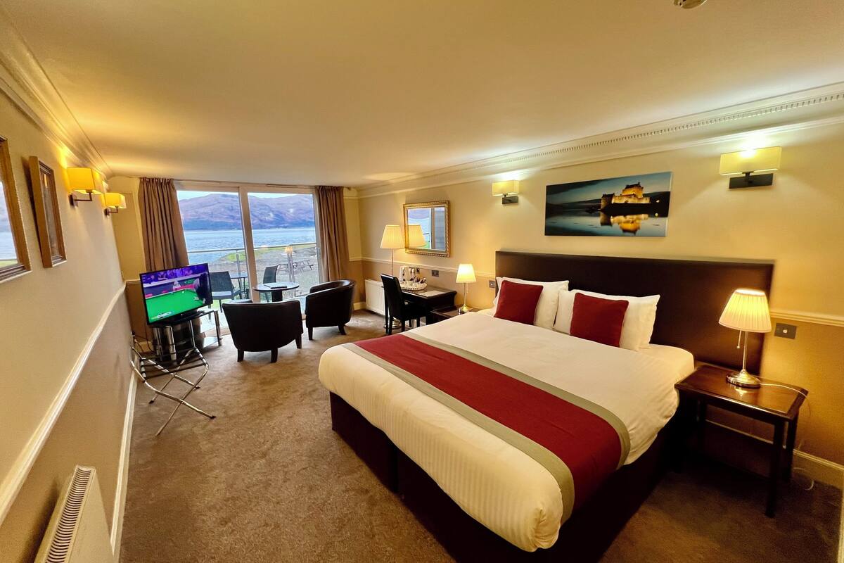 superior room | 1 bedroom, desk, laptop workspace, soundproofing