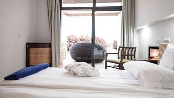 2 bedrooms, in-room safe, free cots/infant beds, free WiFi