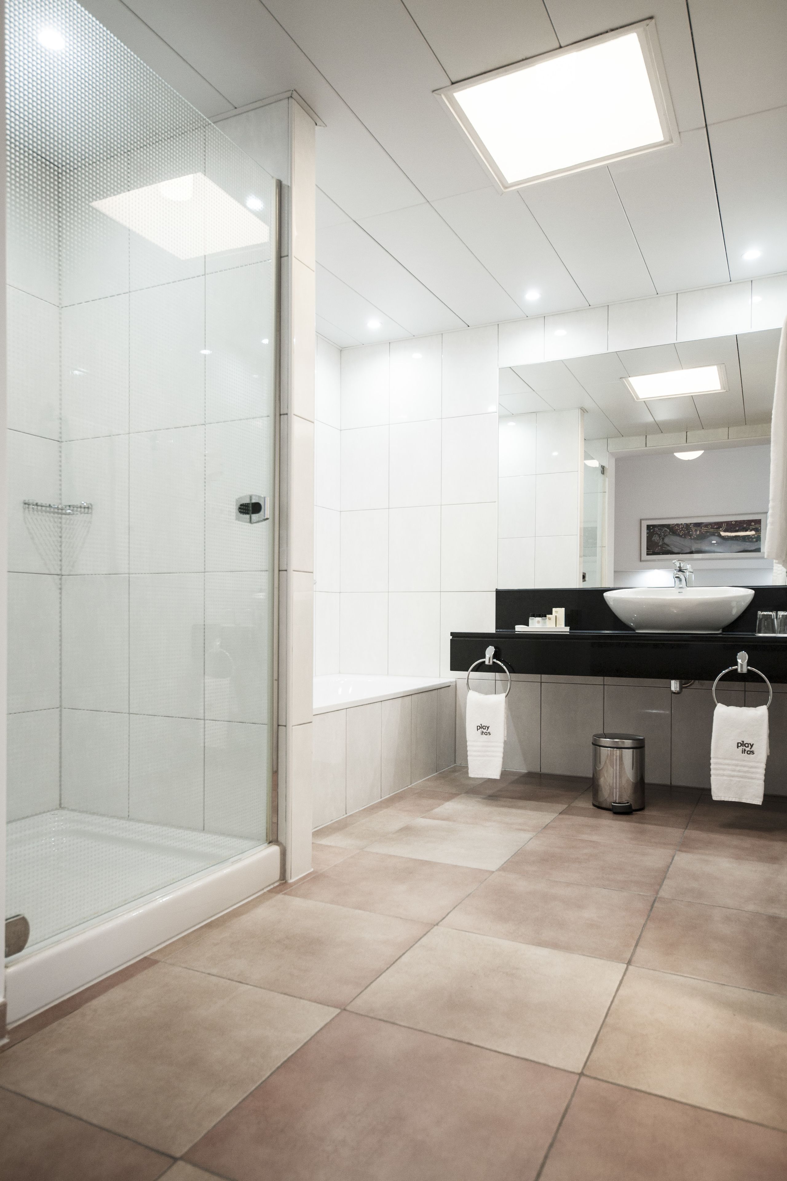 Villa | Bathroom | Separate tub and shower, free toiletries, hair dryer, bathrobes