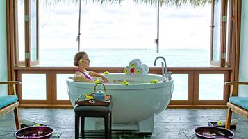 Couples treatment room(s), body treatments, aromatherapy