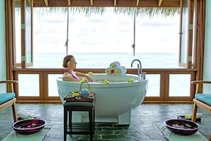 Couples treatment room(s), body treatments, aromatherapy - Medhufushi Island Resort (Medhufushi)