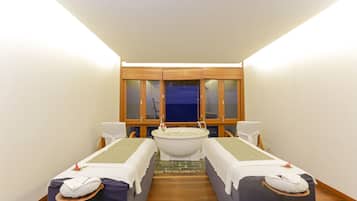 Couples treatment rooms, body treatments, aromatherapy