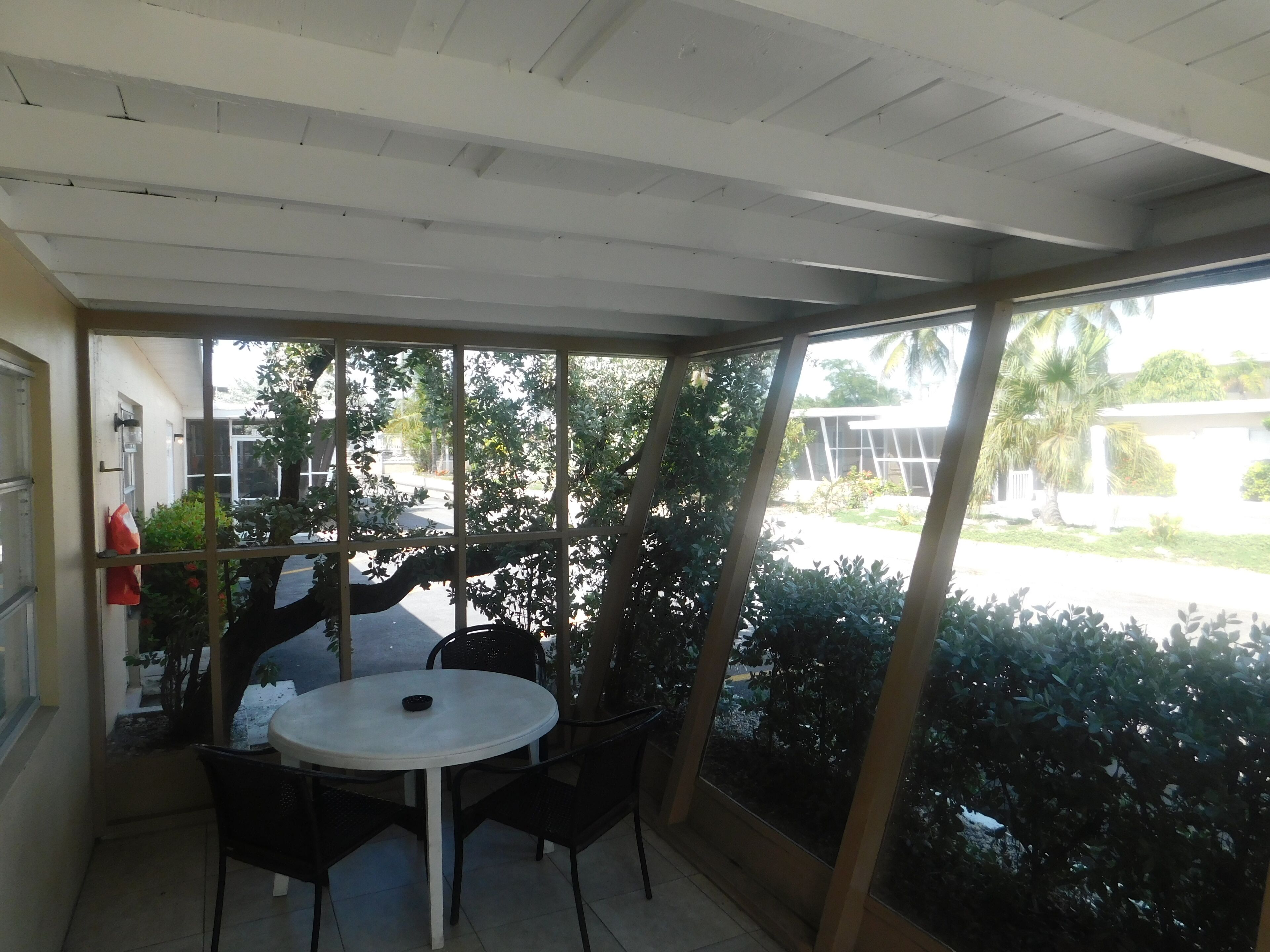 Premium dubbelrum - 2 dubbelsängar - lanai (Kitchenette) | Terrass/Patio