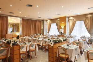 Aperto a colazione, pranzo e cena