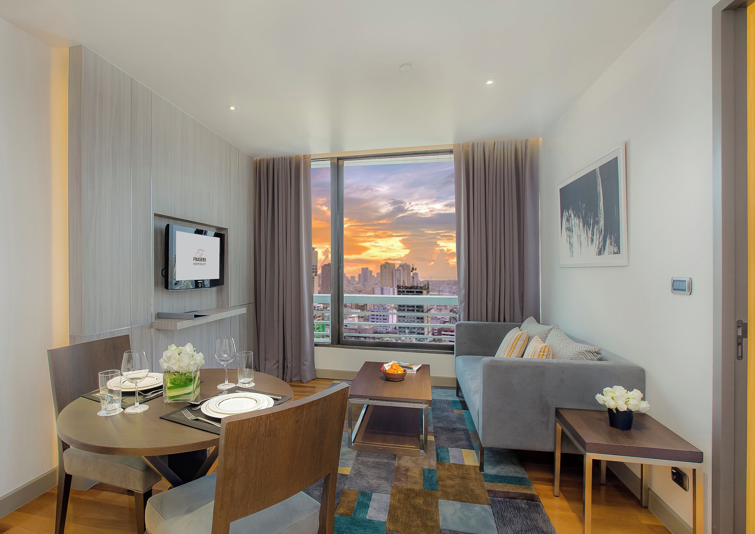 Deluxe Room, 1 Bedroom | Living area | 43-inch LED TV with cable channels, TV