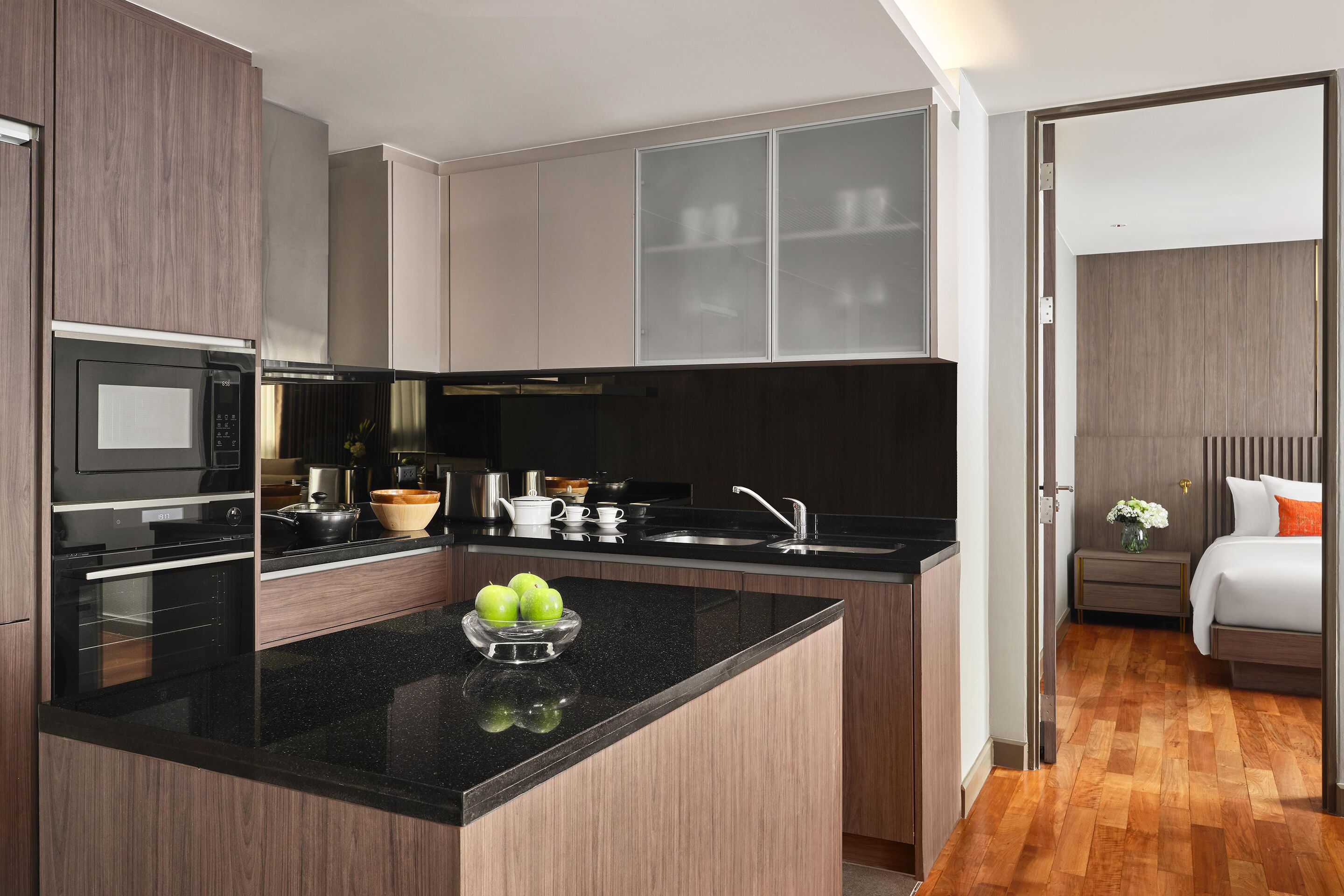 penthouse, 2 bedrooms | private kitchen | fridge, microwave, cookware/dishes/utensils