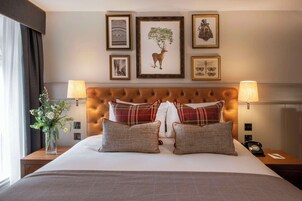 In-room safe, free WiFi, bed sheets