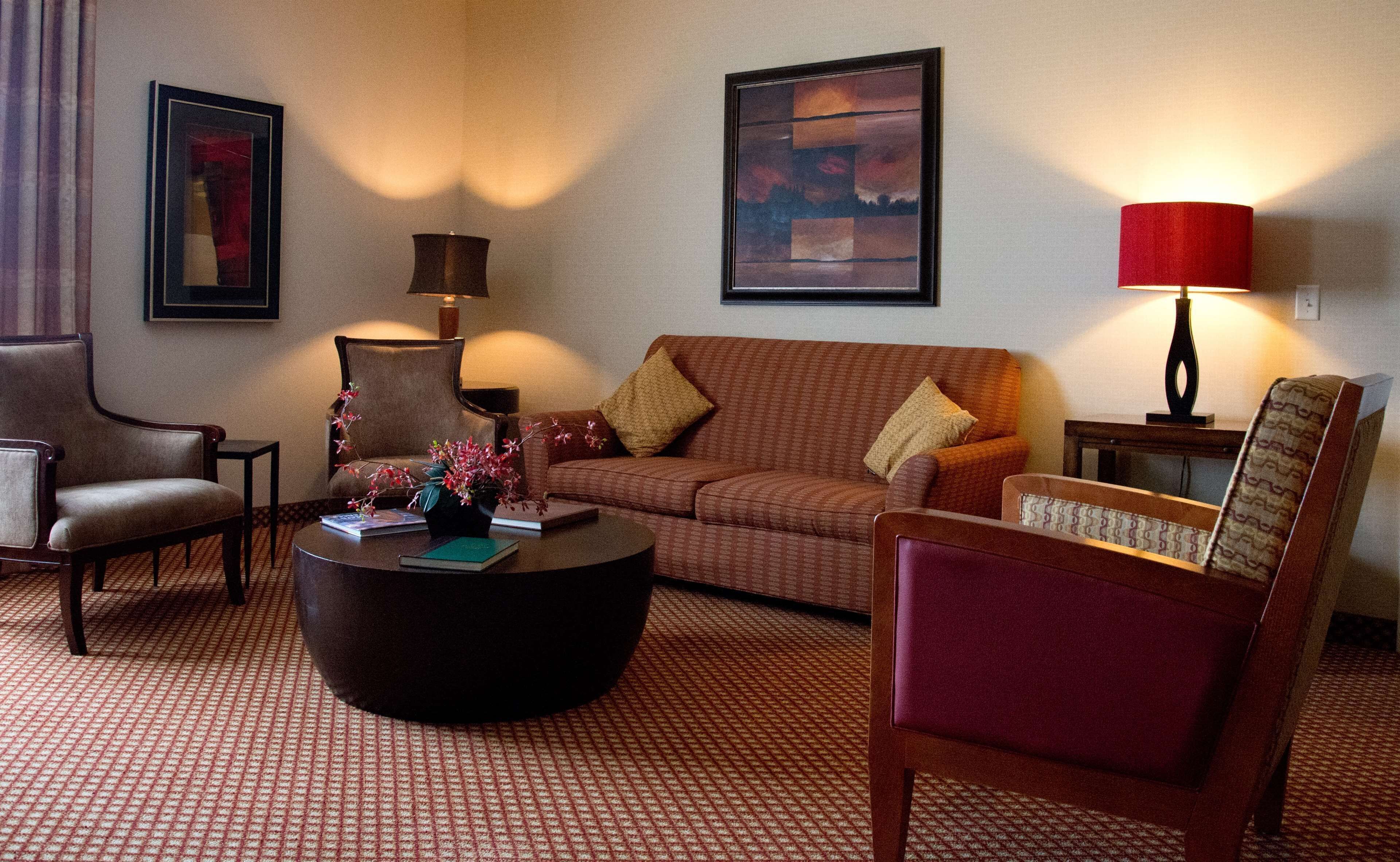 Living area | 42-inch LCD TV with cable channels, TV