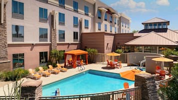 Outdoor pool, pool loungers
