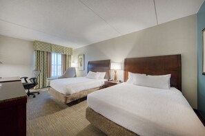 Hypo-allergenic bedding, in-room safe, desk, blackout drapes - Hilton Garden Inn Durham Southpoint (Durham)