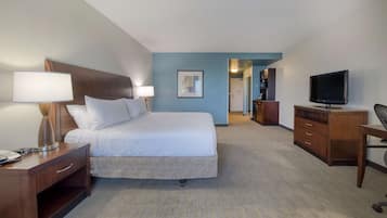 One King Bed, Non-Smoking, Accessible | Hypo-allergenic bedding, in-room safe, desk, blackout drapes