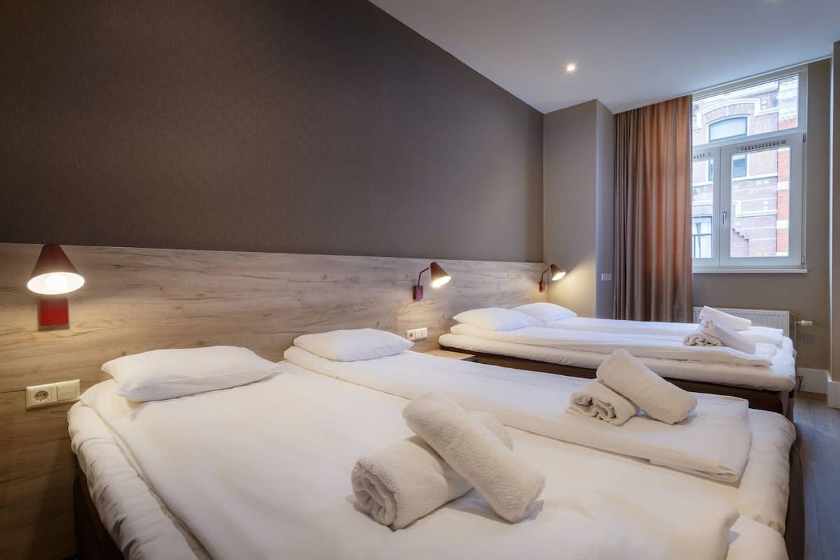 In-room safe, iron/ironing board, free WiFi, bed sheets