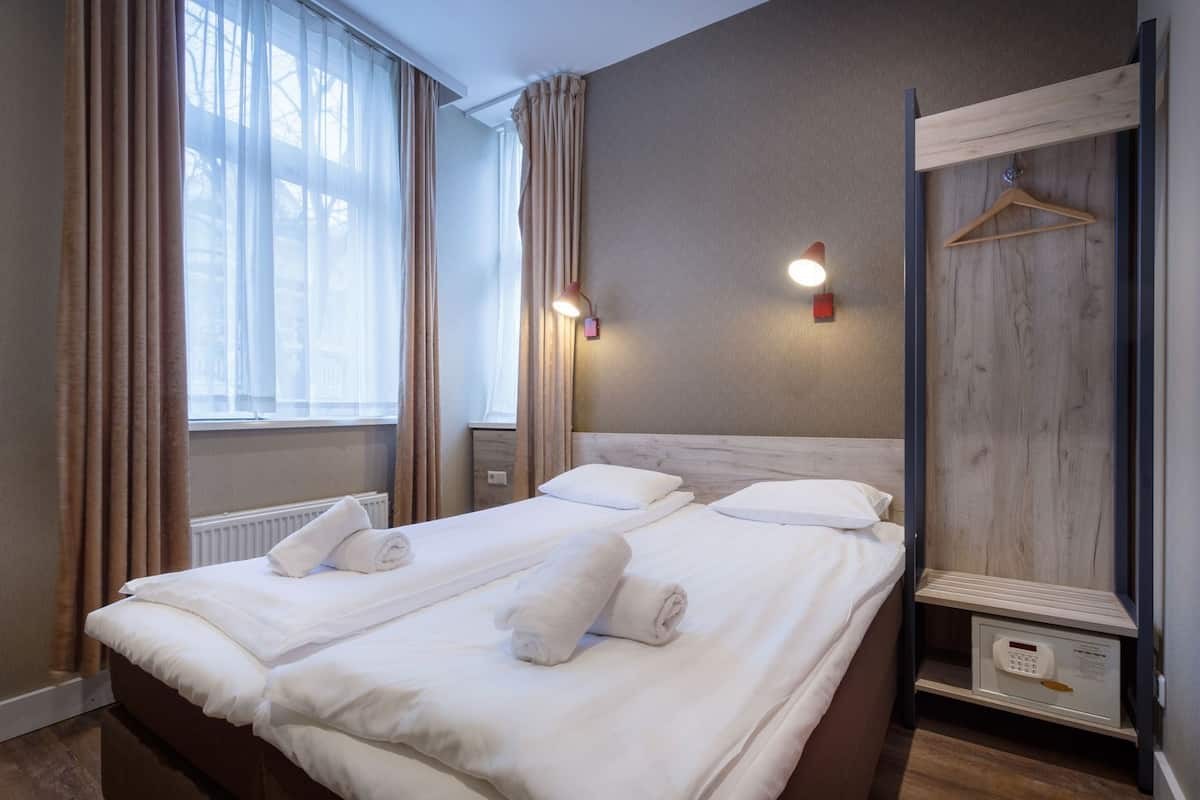 In-room safe, iron/ironing board, free WiFi, bed sheets