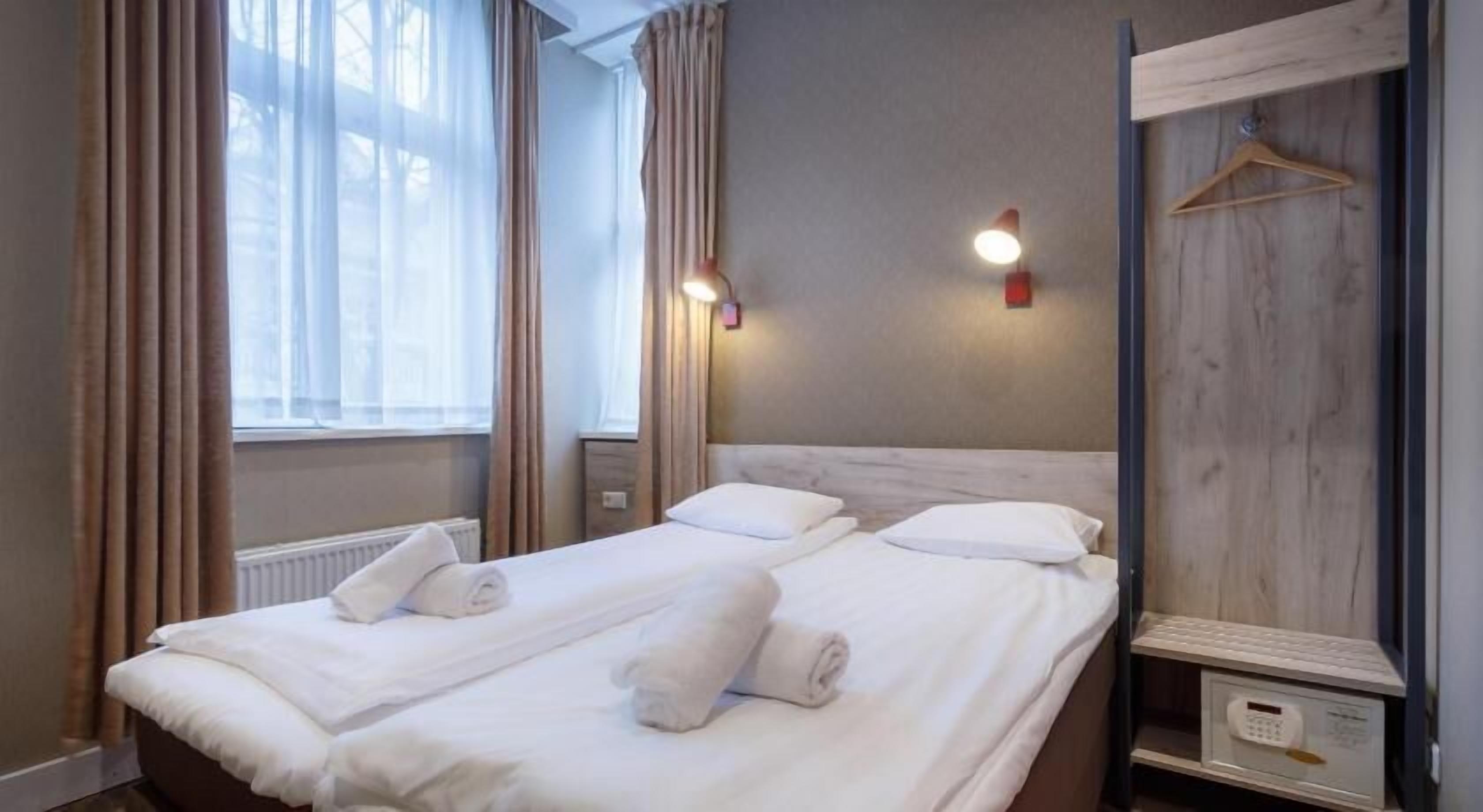 Zimmersafe, Bügeleisen/Bügelbrett, kostenloses WLAN, Bettwäsche