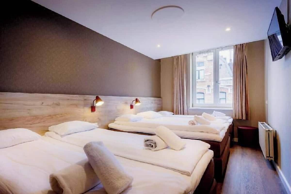 In-room safe, iron/ironing board, free WiFi, bed sheets