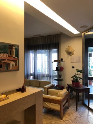 Télévision à écran plat