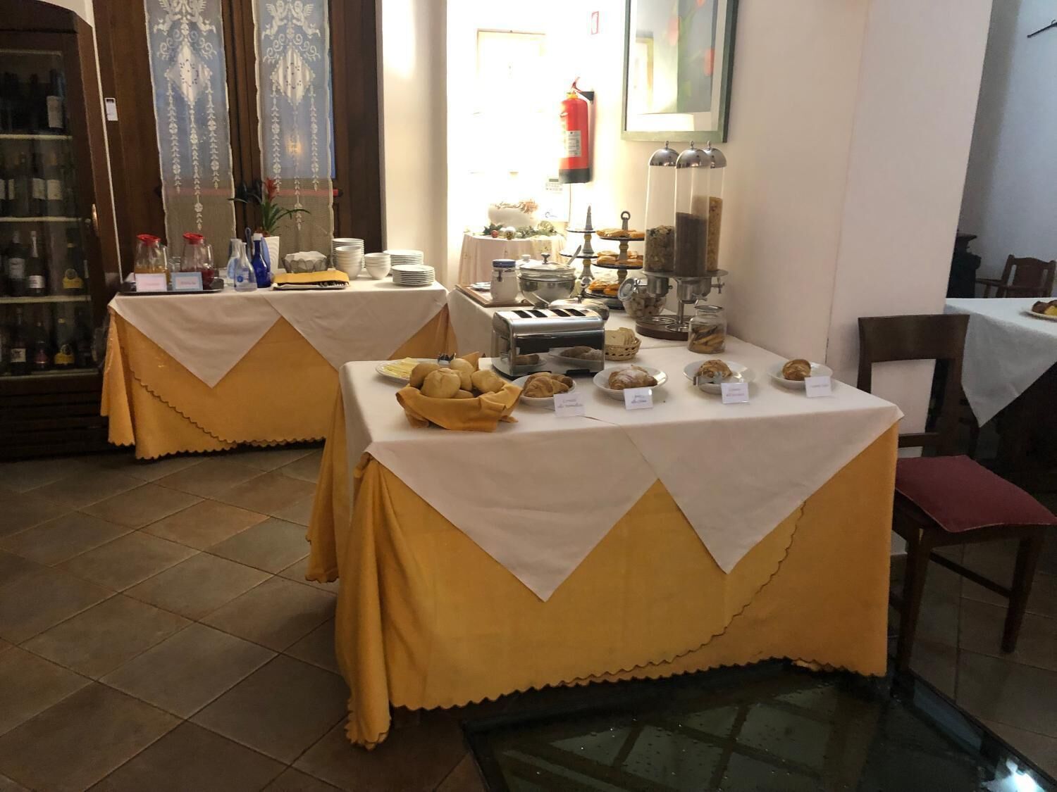 breakfast, lunch and dinner served